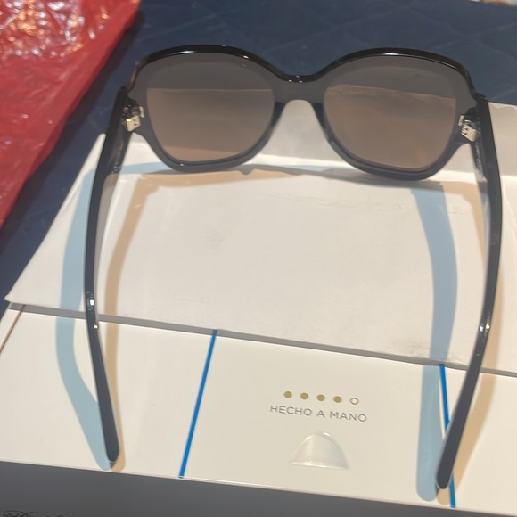 Beautiful Saint Laurent Sunglasses - Picture 4 of 5